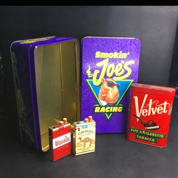 Camel, Winston, and Velvet - Cigar / cigarette / smoking - tins and lighters lot - Picture 1 of 16